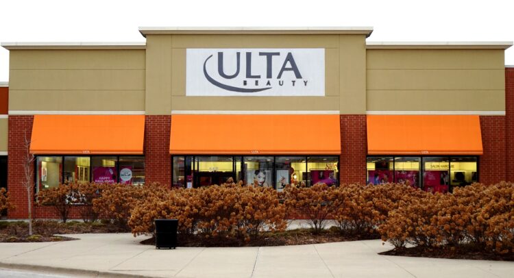 Saham Ulta Beauty (NASDAQ:ULTA) Jatuh di tengah Hambatan Industri